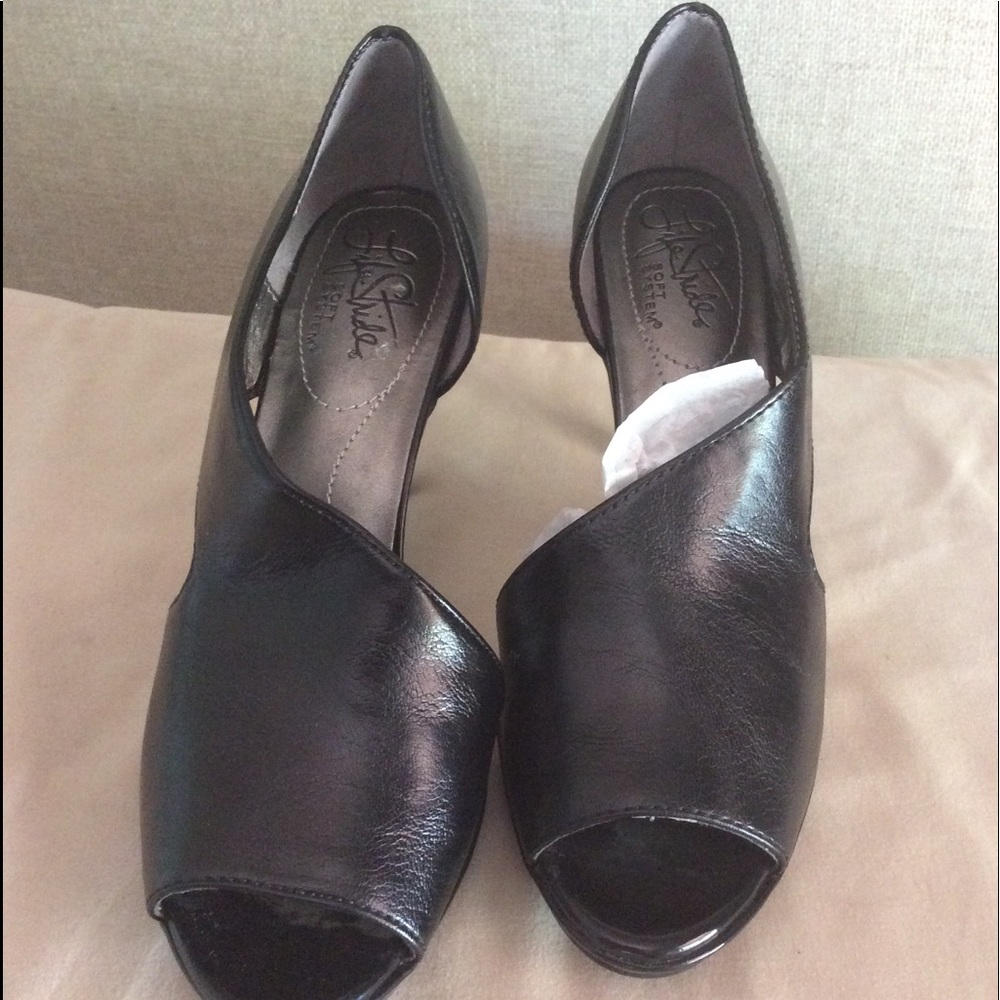 Life Stride Black open toe heels size 6 1/2 EUC